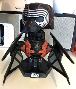Kylo Ren In Ship Funko Pop - Star Wars - Picture 1 of 5