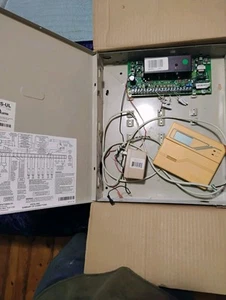 Ademco Vista 10SE Wired Security Alarm Panel with Keypad - Picture 1 of 6