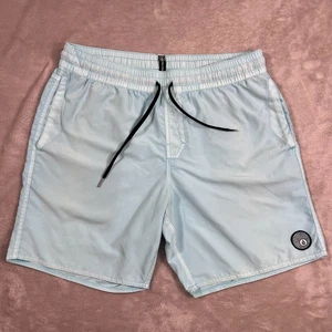 Volcom Board Shorts Mens Size Medium Blue Elastic Waist Quick Dry Faded Wash - Picture 1 of 12