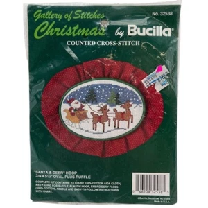 Bucilla Navidad Contado Punto de Cruz Kit "Santa y Ciervo" Aro 3.75" X 5.5" Ovalado - Imagen 1 de 6