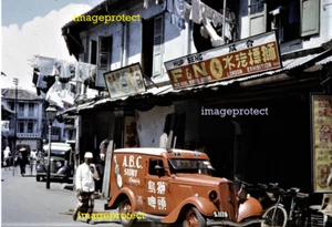 SINGAPORE, South Bridge Road in April 1959 - Foto 1 di 1
