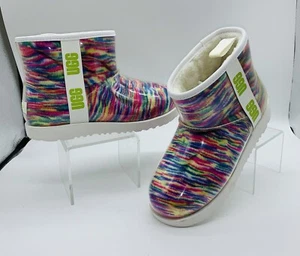 UGG Classics Damen Stiefeletten klar Mini verpixelt weiß wasserdicht Größe 6 NEU - Bild 1 von 10