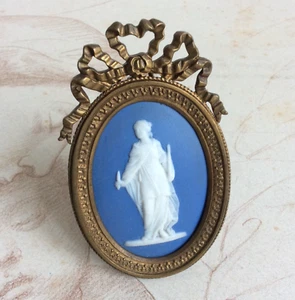 Ancien Cadre Empire et Médaillon en Porcelaine Biscuit à l'Antique Epoque XIXème - Foto 1 di 6