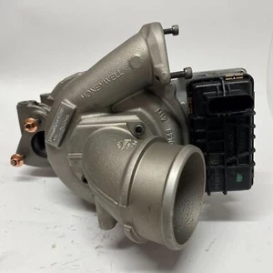 Turbocharger Original Garrett 823024-3 35242171G Jeep Grand Cherokee 3.0 CRD - Picture 1 of 9