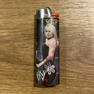 Encendedor BIC Sable WWE Divas Vintage - 2003 WWF Raro - ENVÍO GRATUITO Foto 1 de 4