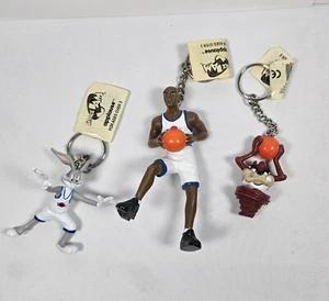 1996 Michael Jordan Bugs Taz Space Jam Schlüsselanhänger von Applause mit Etikett 3 Stück - Bild 1 von 11