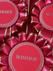 10 x 1 Stufe rote Gewinnerrosetten mit goldkanten Band - Bild 1 von 2