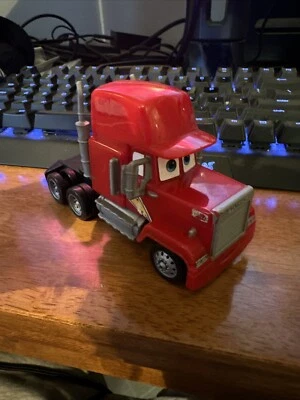 Disney Pixar Cars Mack Cab #95 veículo de brinquedo raro vermelho não funciona - Imagem 1 de 4