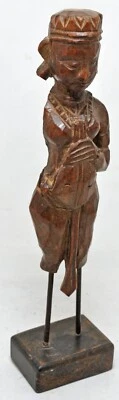 Antigua estatuilla de hombre de madera sobre soporte original tallada a mano Foto 1 de 4