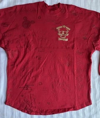 Camiseta deportiva pequeña 2021 Disney Parks Año Nuevo Chino de la Vaca Mickey Mouse Spirit Foto 1 de 4