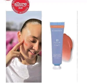 BloomEffects Tulip Tint balsamo labbra e guance 0,45 oz corallo croccante SPEDIZIONE GRATUITA - Foto 1 di 1