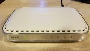 NETGEAR 5-PORT Gigabit Ethernet Switch Model GS605 - Picture 1 of 4