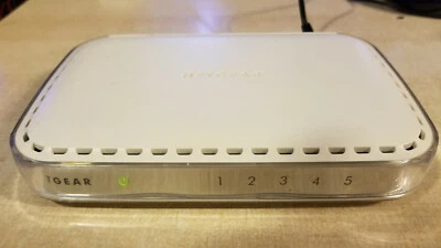 NETGEAR 5-PORT Gigabit Ethernet Switch Model GS605  - Image 1 of 4