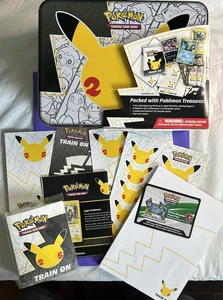 Fiambrera Cofre Coleccionistas Celebraciones Pokemon 25 Aniversario Lata Sin Tarjetas Casi Nuevo - Imagen 1 de 5