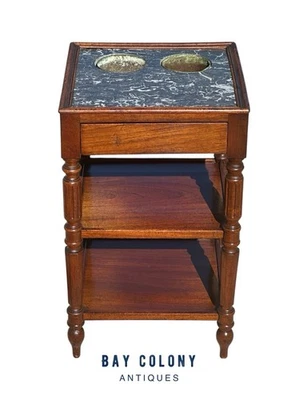 Antigua mesa de vino francesa con tapa de mármol de caoba con cajón ciego y lavabos de cobre Foto 1 de 4