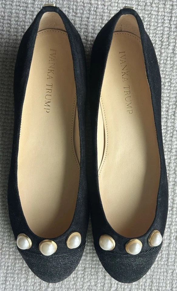 ZAPATOS PLANOS DE BALLET IVANKA TRUMP TALLA 7 M GAMUZA NEGRA CON PERLAS USADOS EN EXCELENTE ESTADO Foto 1 de 4