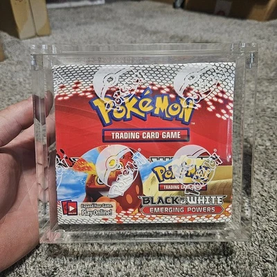 Caja de refuerzo de poderes emergentes blanco y negro sellada de fábrica con acrílico Foto 1 de 4