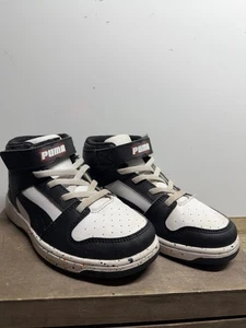 Puma Rebound LayUp Mid schwarz & weiß Turnschuhe Jungen 13,5C - schneller Versand - Bild 1 von 8