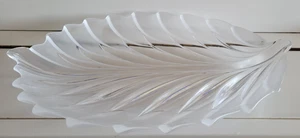 MIKASA CRYSTAL WALTHER GLAS FROSTED PALM LEAF OVAL PLATTER 15.5 BY 11 INCHES - Picture 1 of 7