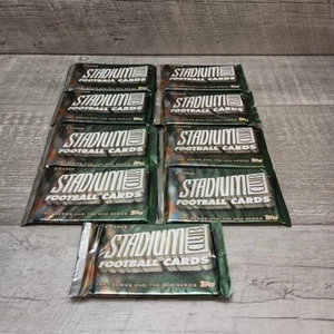 (9) 1997 Topps Stadium Club Series One Odd Series NFL Football Neu Hobby Pack - Bild 1 von 2