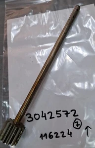 NEW NOS TRACTOR PARTS 3042572R91 SHAFT Case parts 354, 444, 364, 2424, BD-154, 3 - Picture 1 of 5