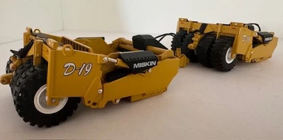 Pair of Two 1:50 Miskin D-19 Pull Scrapers ( Hard To Find ).........LAST SET.... - Image 1 of 4