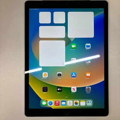  iPad Pro 12.9" (1st Gen) - 128GB - WiFi + Cellular (Read Description) - Image 1 of 4