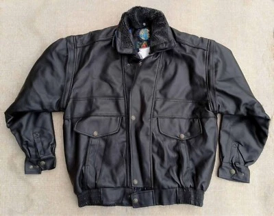 GRUPPO V MODA ITALIA MEN’S FAUX LEATHER BOMBER JACKET - BLACK - SIZE XL. - Image 1 of 4