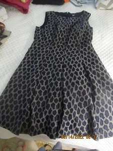 Tommy Hilfiger DAMEN GRAU AUF GRAU DESIGN ÄRMELLOSES KLEID GRÖSSE 12 GEBRAUCHT - Bild 1 von 9