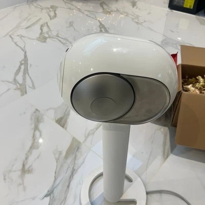Alto-falante Devialet Phantom 103 dB branco brilhante com suporte de chão em ótimo estado - Imagem 1 de 3