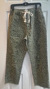 New Easel Cheetah Print Distressed Utility Cargo Pants Relaxed Fit Size Medium - Picture 1 of 8