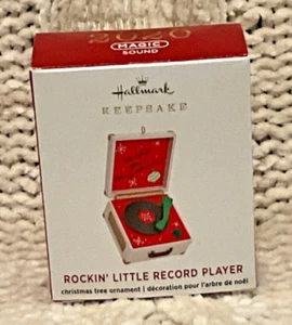 Rockin' Little Record Player miniature Hallmark magic ornament 2020 - Picture 1 of 1