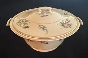 Syracuse Old Ivory Selma Covered Serving Bowl w/ Lid Excellent No chips or Crack - Picture 1 of 10