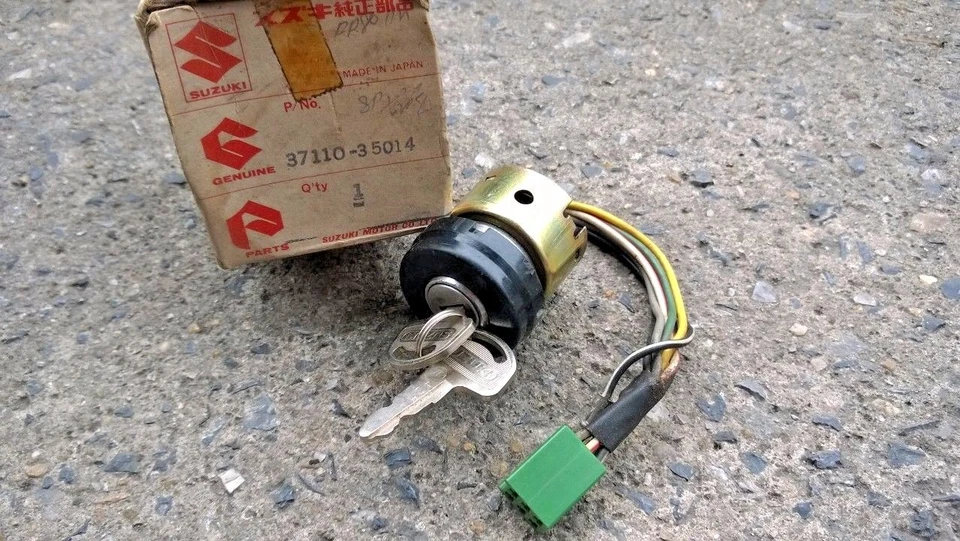 Suzuki MOPED FR50 FR70 FR80 Ignition Switch NOS Genuine Japan P/N 37110-35014 - Image 1 of 1