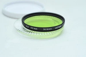 NIKON 52MM XO LIGHT GREEN FILTER + CASE - Picture 1 of 2