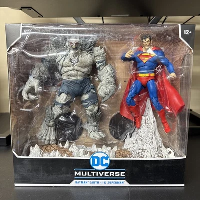 "Figuras de 7"" McFarlane Toys Batman Tierra 1 Devastador y Superman" Foto 1 de 4