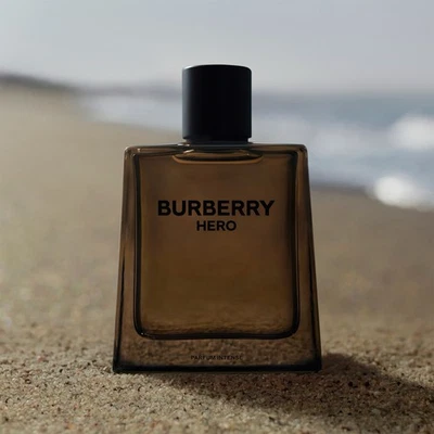 Burberry Hero PARFUM EXTREME spray recarregável 50 ml/1,6 oz para homens - Imagem 1 de 3