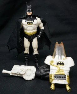 Kenner Batman Returns Arctic Actionfigur mit Cape und Zubehör - Bild 1 von 5