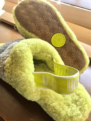 Zapatillas mullidas Ugg para mujer talla 8 EE. UU. (verde/gris) Foto 1 de 4