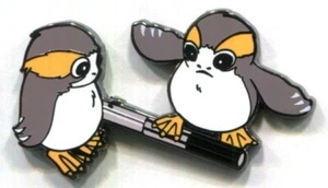 Spille Disney Porgs su spada laser Star Wars Celebration Staff spilla esclusiva - Foto 1 di 1