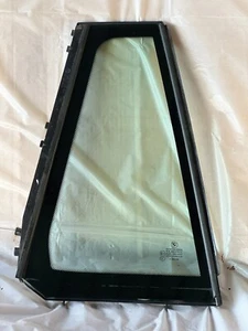 Passenger/Right Side Rear Vent Window Glass For 2004-2010 BMW X3 - Picture 1 of 9
