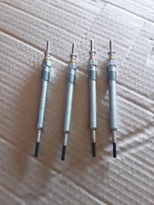 4 x Bosch Glow Plug BMW 2 Series 3 4 1 X1 5 Mini Cooper Clubman + Other Models - Picture 1 of 2