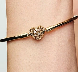 14ct gold plated PANDORA 19cm Celestial Heart Clasp 19cm Bangle NEW IN BOX - Picture 1 of 5