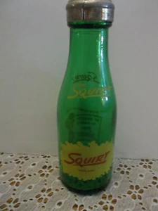 1 Vintage Squirt Glasflasche Salz oder Pfefferstreuer 5,5" Metalldeckel grünes Glas - Bild 1 von 8