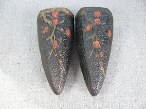 2 Vintage Tokanabe Ware Pottery Black Floral Design 6" Wall Pocket Vase Japan - Picture 1 of 10