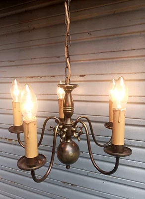 Petit lustre 5 feux de style hollandais en laiton - XXe siècle - état de marche - Photo 1/4