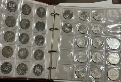 Colección de monedas conmemorativas de Alemania Occidental RDA 5 MARCOS y Pfenig 94 piezas fútbol Foto 1 de 4