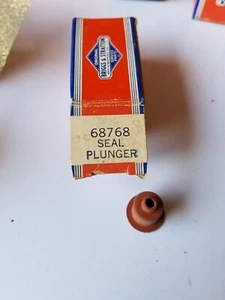 Briggs & Stratton Plunger Seal 68768  - OEM Packaging - NEW - C6A - Picture 1 of 1