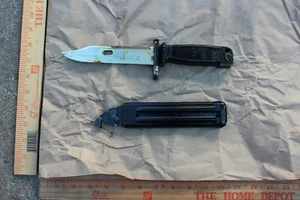 Good Condition Yugoslavian Type III Multi-Purpose Combat Knife Bayonet Scabbard - Picture 1 of 7