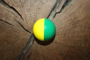 VINTAGE GRÜN UND GELB PING GOLFBALL NUMMER 7 - Bild 1 von 4